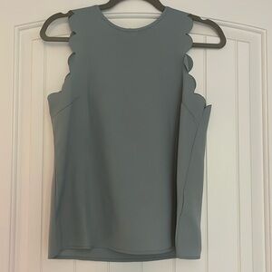 Scalloped tank